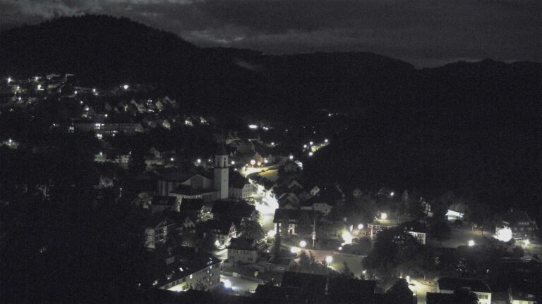 Dieses Bild zeigt eine Webcam-Aufnahme von Ottenhöfen, aufgenommen am Montag, den 01.06.2026 um 01:30 Uhr