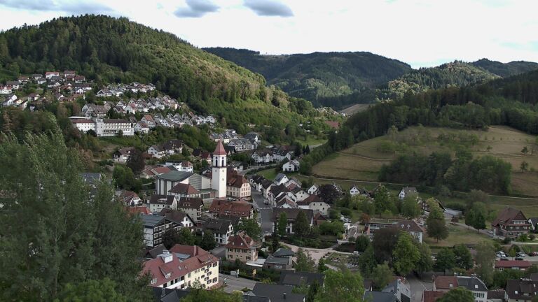 Dieses Bild zeigt eine Webcam-Aufnahme von Ottenhöfen, aufgenommen am Samstag, den 29.08.2026 um 18:20 Uhr