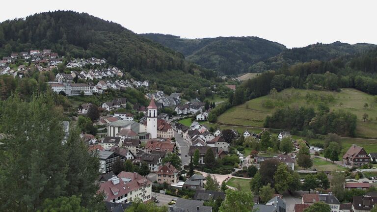 Dieses Bild zeigt eine Webcam-Aufnahme von Ottenhöfen, aufgenommen am Sonntag, den 13.09.2026 um 09:40 Uhr