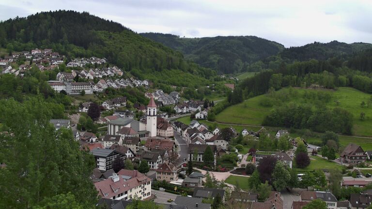 Dieses Bild zeigt eine Webcam-Aufnahme von Ottenhöfen, aufgenommen am Montag, den 04.05.2026 um 15:40 Uhr