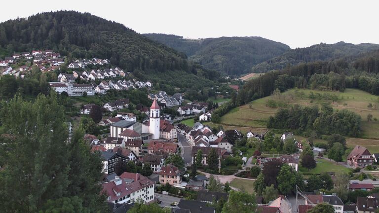 Dieses Bild zeigt eine Webcam-Aufnahme von Ottenhöfen, aufgenommen am Montag, den 06.07.2026 um 05:50 Uhr