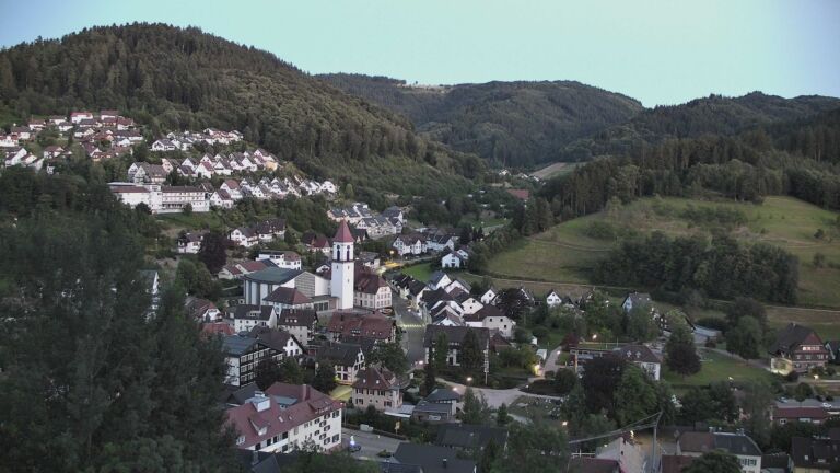 Dieses Bild zeigt eine Webcam-Aufnahme von Ottenhöfen, aufgenommen am Freitag, den 03.07.2026 um 22:00 Uhr