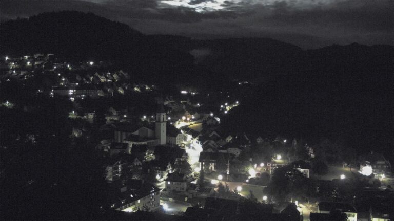 Dieses Bild zeigt eine Webcam-Aufnahme von Ottenhöfen, aufgenommen am Montag, den 01.06.2026 um 00:30 Uhr