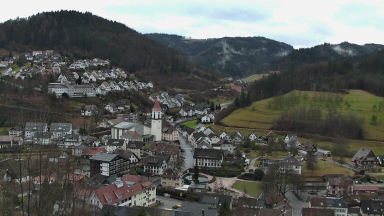 Dieses Bild zeigt eine Webcam-Aufnahme von Ottenhöfen, aufgenommen am Montag, den 02.02.2026 um 10:10 Uhr