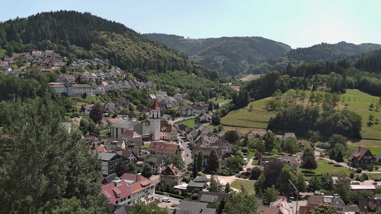 Dieses Bild zeigt eine Webcam-Aufnahme von Ottenhöfen, aufgenommen am Donnerstag, den 25.06.2026 um 14:20 Uhr