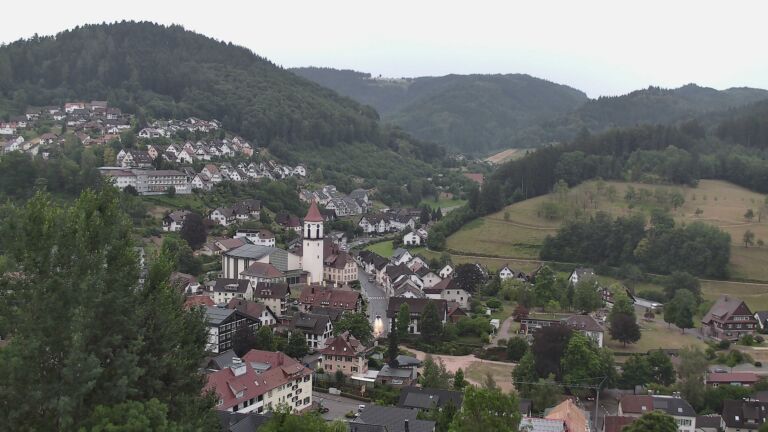 Dieses Bild zeigt eine Webcam-Aufnahme von Ottenhöfen, aufgenommen am Dienstag, den 14.07.2026 um 07:10 Uhr