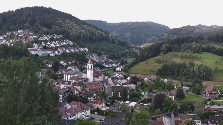 Dieses Bild zeigt eine Webcam-Aufnahme von Ottenhöfen, aufgenommen am Montag, den 22.06.2026 um 06:10 Uhr