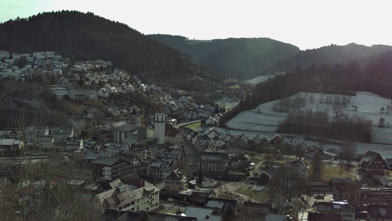 Dieses Bild zeigt eine Webcam-Aufnahme von Ottenhöfen, aufgenommen am Donnerstag, den 01.01.2026 um 12:50 Uhr