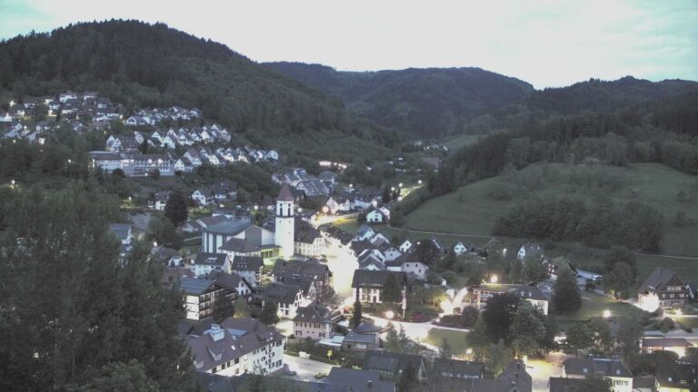 Dieses Bild zeigt eine Webcam-Aufnahme von Ottenhöfen, aufgenommen am Sonntag, den 03.05.2026 um 05:30 Uhr