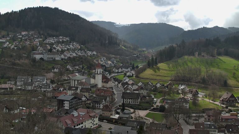 Dieses Bild zeigt eine Webcam-Aufnahme von Ottenhöfen, aufgenommen am Mittwoch, den 01.04.2026 um 12:20 Uhr