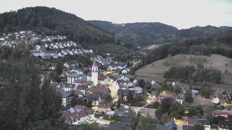 Dieses Bild zeigt eine Webcam-Aufnahme von Ottenhöfen, aufgenommen am Montag, den 24.08.2026 um 06:00 Uhr