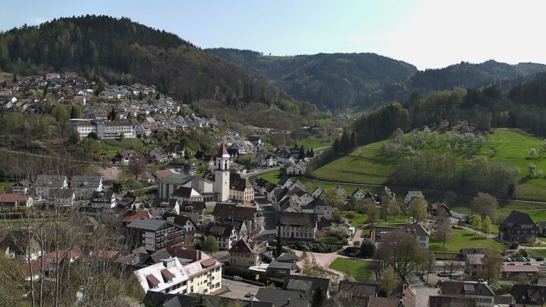 Dieses Bild zeigt eine Webcam-Aufnahme von Ottenhöfen, aufgenommen am Samstag, den 11.04.2026 um 15:30 Uhr