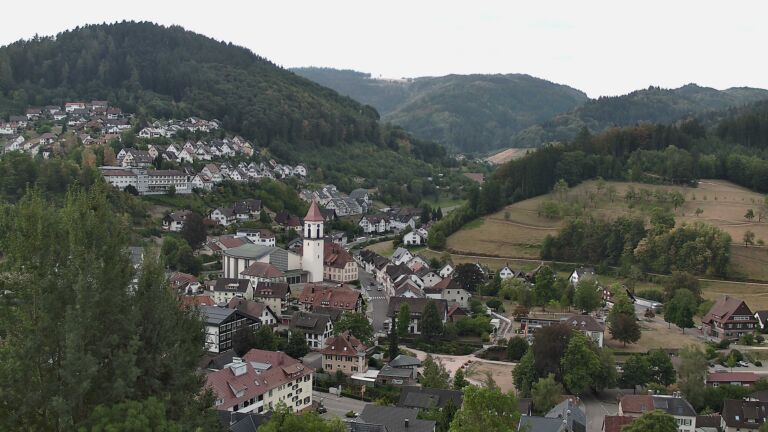Dieses Bild zeigt eine Webcam-Aufnahme von Ottenhöfen, aufgenommen am Dienstag, den 18.08.2026 um 08:10 Uhr
