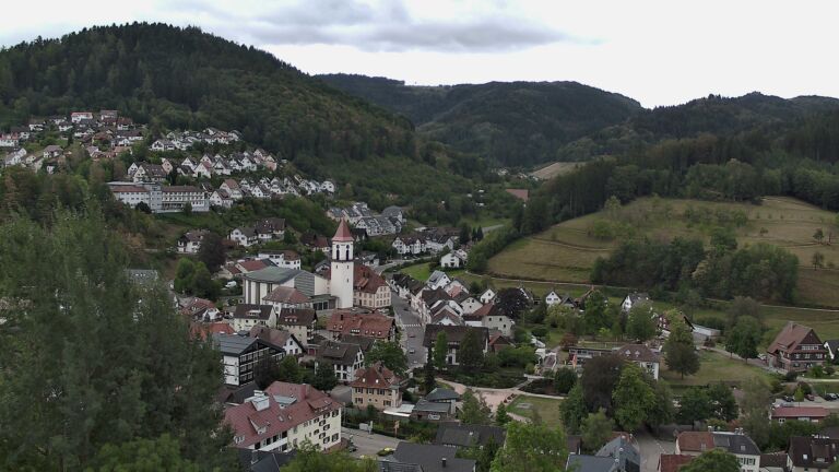Dieses Bild zeigt eine Webcam-Aufnahme von Ottenhöfen, aufgenommen am Montag, den 31.08.2026 um 11:10 Uhr