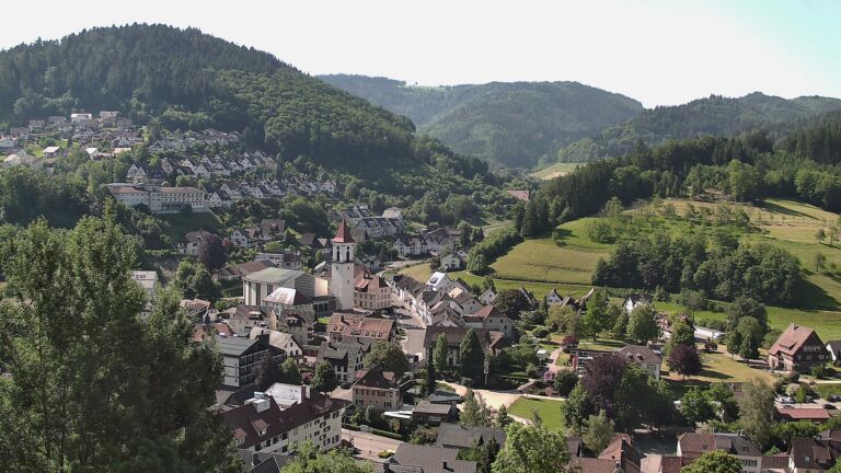 Dieses Bild zeigt eine Webcam-Aufnahme von Ottenhöfen, aufgenommen am Dienstag, den 26.05.2026 um 10:10 Uhr