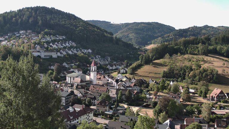 Dieses Bild zeigt eine Webcam-Aufnahme von Ottenhöfen, aufgenommen am Sonntag, den 23.08.2026 um 09:20 Uhr