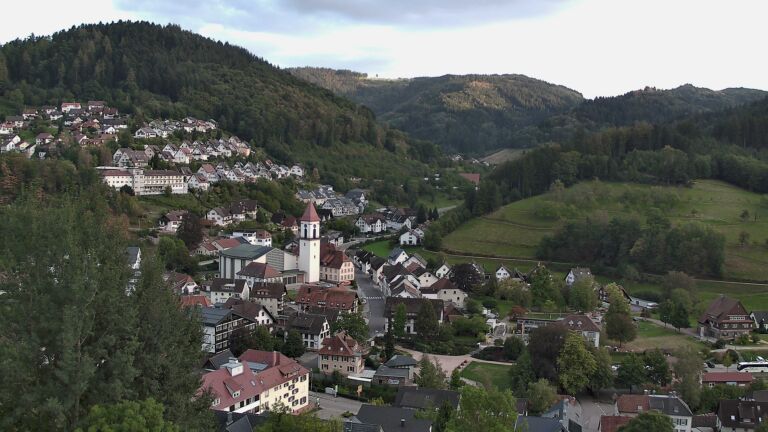 Dieses Bild zeigt eine Webcam-Aufnahme von Ottenhöfen, aufgenommen am Mittwoch, den 16.09.2026 um 19:00 Uhr