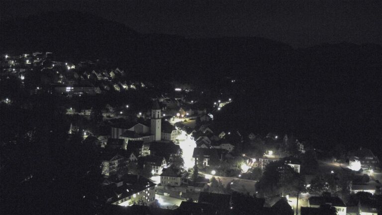 Dieses Bild zeigt eine Webcam-Aufnahme von Ottenhöfen, aufgenommen am Freitag, den 07.08.2026 um 01:00 Uhr