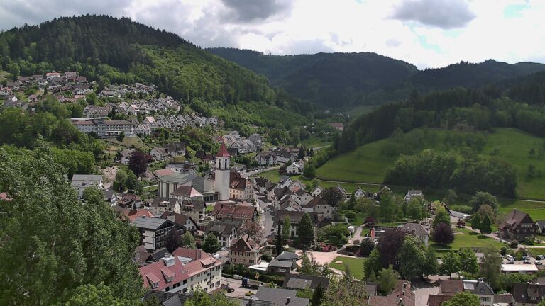 Dieses Bild zeigt eine Webcam-Aufnahme von Ottenhöfen, aufgenommen am Freitag, den 08.05.2026 um 14:20 Uhr