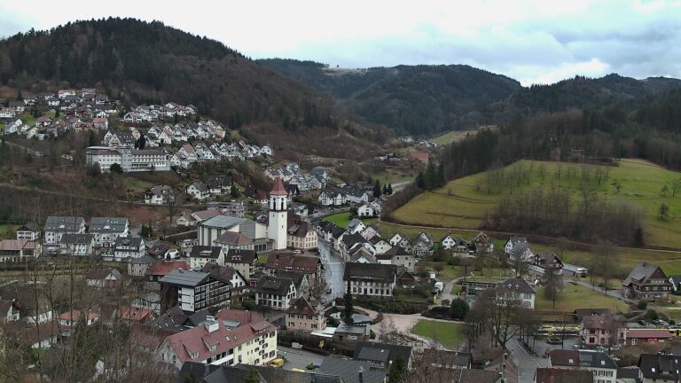 Dieses Bild zeigt eine Webcam-Aufnahme von Ottenhöfen, aufgenommen am Dienstag, den 17.02.2026 um 16:40 Uhr