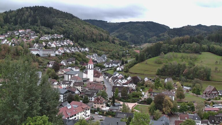 Dieses Bild zeigt eine Webcam-Aufnahme von Ottenhöfen, aufgenommen am Donnerstag, den 08.10.2026 um 07:50 Uhr