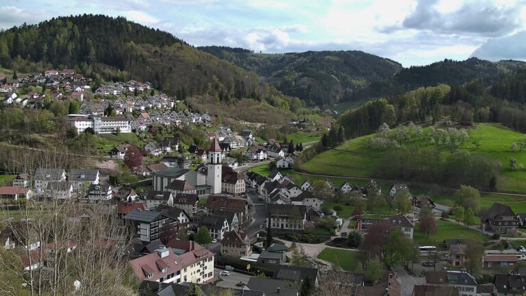 Dieses Bild zeigt eine Webcam-Aufnahme von Ottenhöfen, aufgenommen am Donnerstag, den 16.04.2026 um 16:40 Uhr