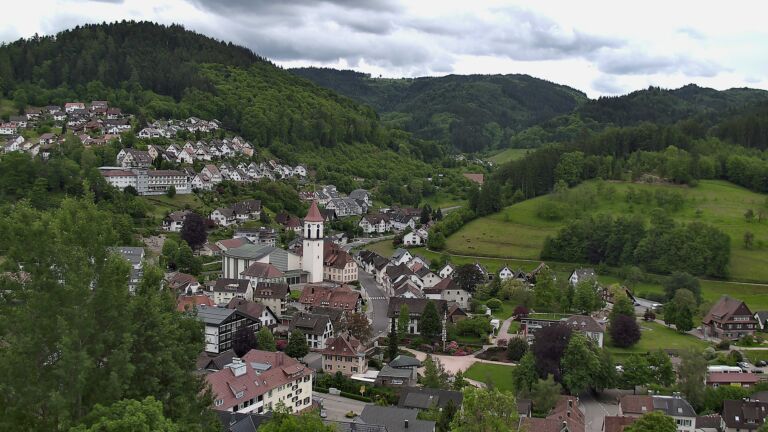 Dieses Bild zeigt eine Webcam-Aufnahme von Ottenhöfen, aufgenommen am Dienstag, den 19.05.2026 um 14:20 Uhr