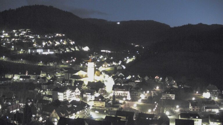 Dieses Bild zeigt eine Webcam-Aufnahme von Ottenhöfen, aufgenommen am Donnerstag, den 25.12.2025 um 17:40 Uhr