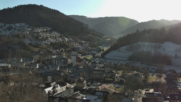 Dieses Bild zeigt eine Webcam-Aufnahme von Ottenhöfen, aufgenommen am Mittwoch, den 31.12.2025 um 13:00 Uhr