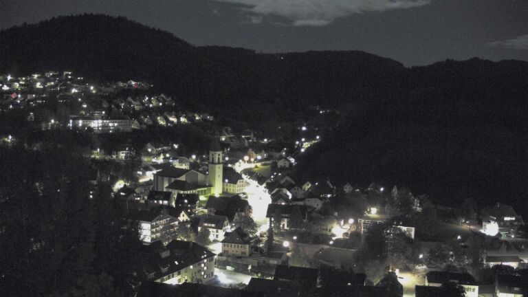 Dieses Bild zeigt eine Webcam-Aufnahme von Ottenhöfen, aufgenommen am Donnerstag, den 22.10.2026 um 21:30 Uhr