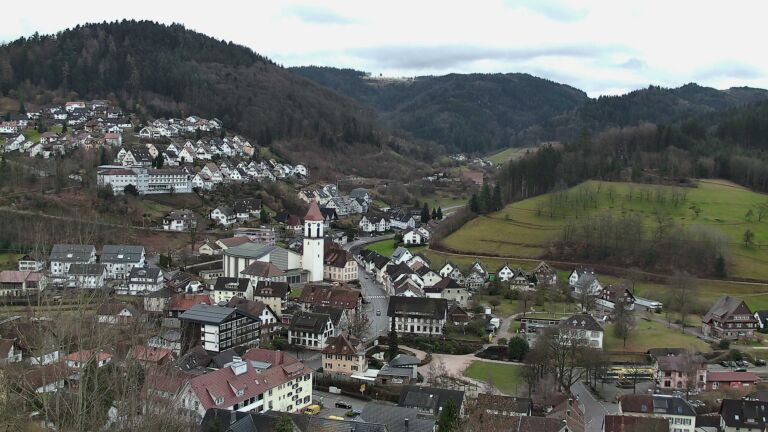 Dieses Bild zeigt eine Webcam-Aufnahme von Ottenhöfen, aufgenommen am Dienstag, den 17.02.2026 um 15:00 Uhr