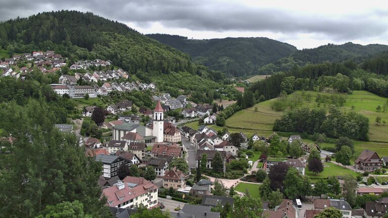 Dieses Bild zeigt eine Webcam-Aufnahme von Ottenhöfen, aufgenommen am Mittwoch, den 10.06.2026 um 14:40 Uhr