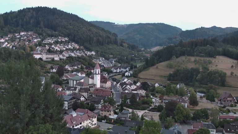 Dieses Bild zeigt eine Webcam-Aufnahme von Ottenhöfen, aufgenommen am Sonntag, den 16.08.2026 um 20:40 Uhr