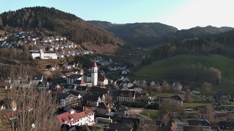 Dieses Bild zeigt eine Webcam-Aufnahme von Ottenhöfen, aufgenommen am Mittwoch, den 04.03.2026 um 17:10 Uhr