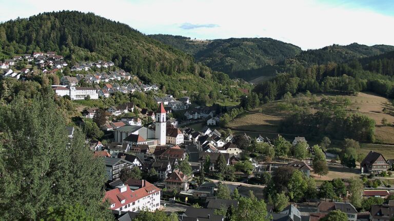 Dieses Bild zeigt eine Webcam-Aufnahme von Ottenhöfen, aufgenommen am Donnerstag, den 20.08.2026 um 18:40 Uhr
