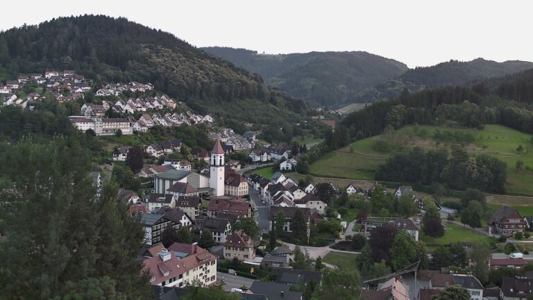 Dieses Bild zeigt eine Webcam-Aufnahme von Ottenhöfen, aufgenommen am Freitag, den 26.06.2026 um 21:30 Uhr