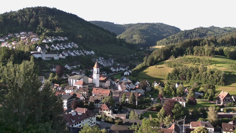 Dieses Bild zeigt eine Webcam-Aufnahme von Ottenhöfen, aufgenommen am Sonntag, den 14.06.2026 um 06:50 Uhr