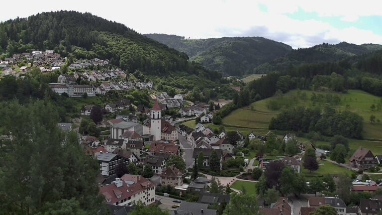 Dieses Bild zeigt eine Webcam-Aufnahme von Ottenhöfen, aufgenommen am Sonntag, den 07.06.2026 um 11:20 Uhr