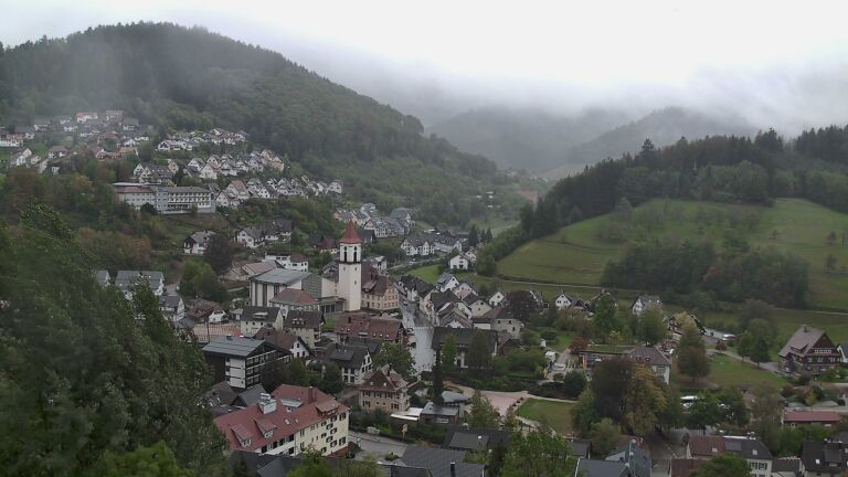 Dieses Bild zeigt eine Webcam-Aufnahme von Ottenhöfen, aufgenommen am Donnerstag, den 08.10.2026 um 13:30 Uhr