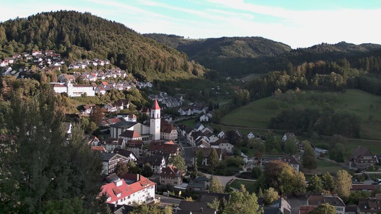 Dieses Bild zeigt eine Webcam-Aufnahme von Ottenhöfen, aufgenommen am Samstag, den 19.09.2026 um 18:40 Uhr