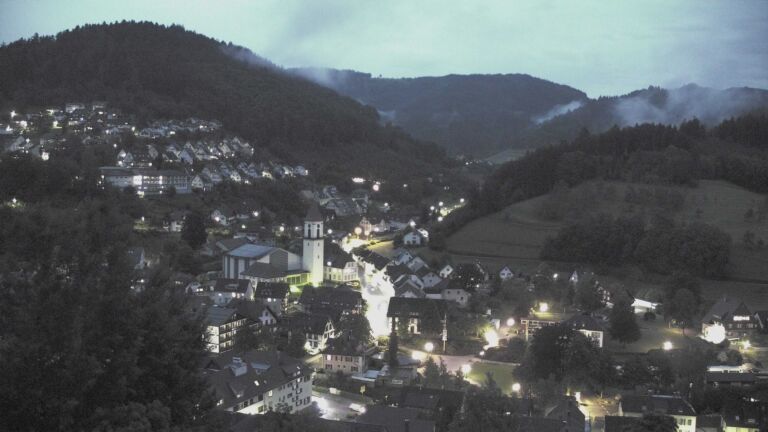 Dieses Bild zeigt eine Webcam-Aufnahme von Ottenhöfen, aufgenommen am Sonntag, den 31.05.2026 um 22:00 Uhr