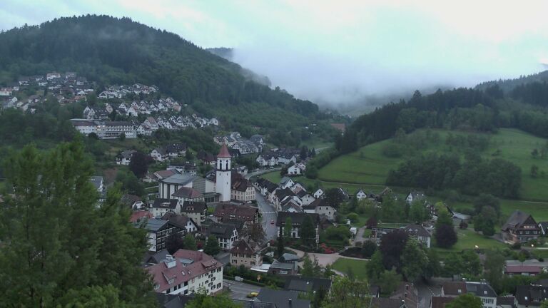 Dieses Bild zeigt eine Webcam-Aufnahme von Ottenhöfen, aufgenommen am Sonntag, den 10.05.2026 um 20:50 Uhr