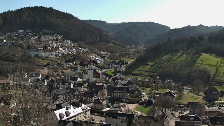 Dieses Bild zeigt eine Webcam-Aufnahme von Ottenhöfen, aufgenommen am Montag, den 02.03.2026 um 13:50 Uhr