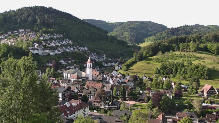 Dieses Bild zeigt eine Webcam-Aufnahme von Ottenhöfen, aufgenommen am Dienstag, den 19.05.2026 um 07:50 Uhr