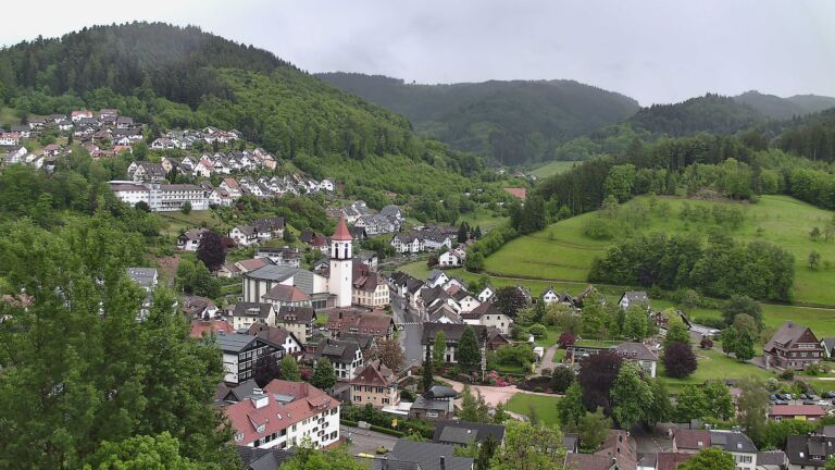 Dieses Bild zeigt eine Webcam-Aufnahme von Ottenhöfen, aufgenommen am Donnerstag, den 14.05.2026 um 15:20 Uhr
