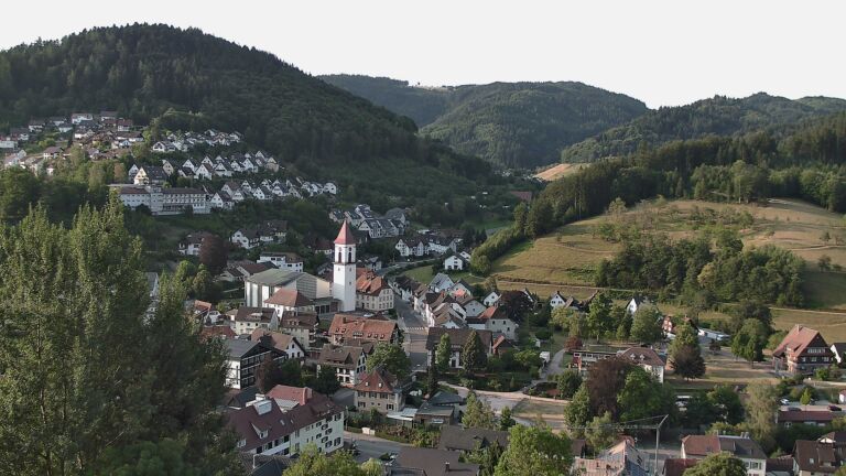 Dieses Bild zeigt eine Webcam-Aufnahme von Ottenhöfen, aufgenommen am Donnerstag, den 30.07.2026 um 07:40 Uhr