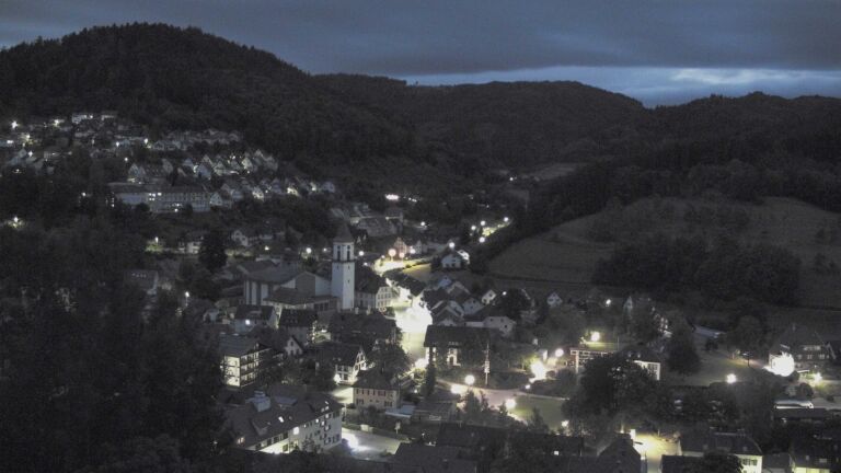 Dieses Bild zeigt eine Webcam-Aufnahme von Ottenhöfen, aufgenommen am Donnerstag, den 04.06.2026 um 04:30 Uhr
