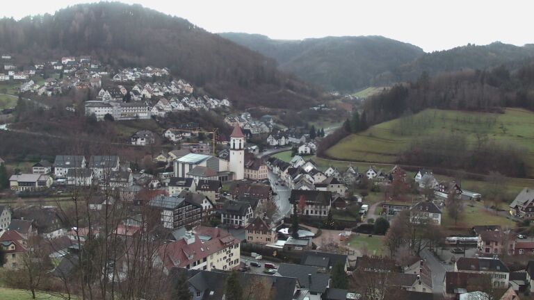 Dieses Bild zeigt eine Webcam-Aufnahme von Ottenhöfen, aufgenommen am Donnerstag, den 18.12.2025 um 08:00 Uhr