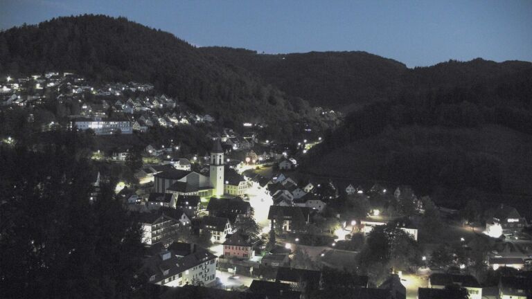 Dieses Bild zeigt eine Webcam-Aufnahme von Ottenhöfen, aufgenommen am Dienstag, den 06.10.2026 um 19:40 Uhr