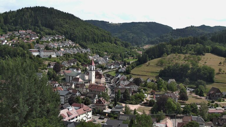 Dieses Bild zeigt eine Webcam-Aufnahme von Ottenhöfen, aufgenommen am Dienstag, den 14.07.2026 um 15:40 Uhr